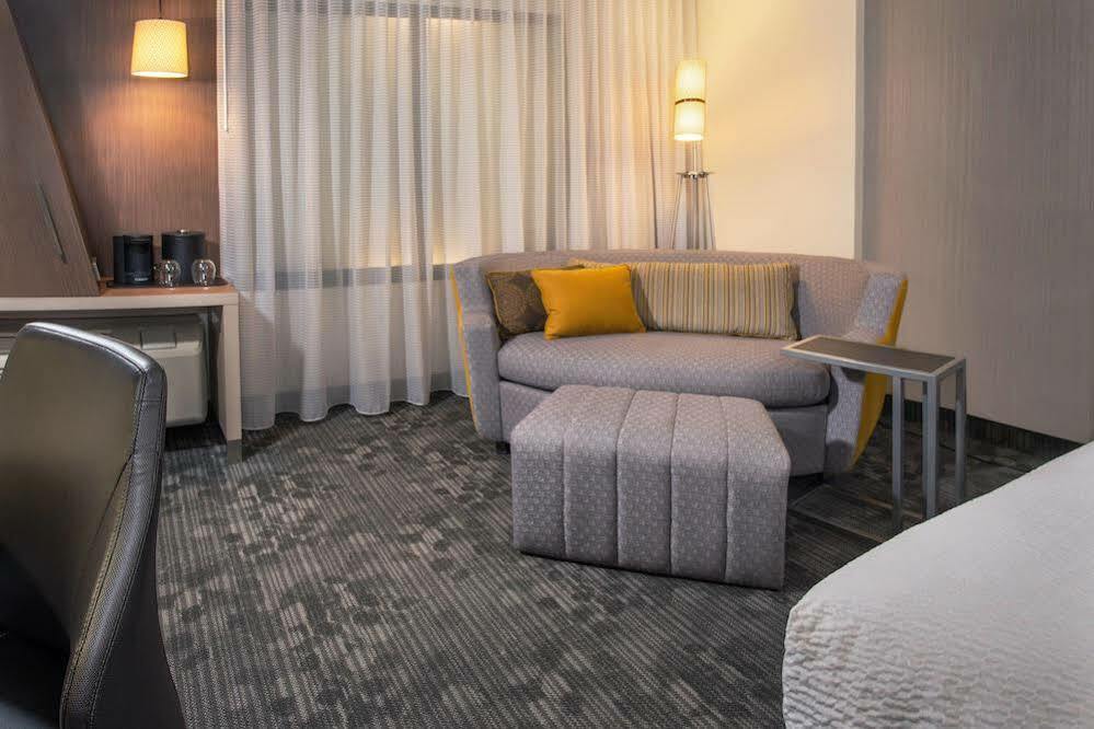 คอร์ตยาร์ด ฟิลาเดลเฟีย วิลโลว์โกรฟ Hotel ภายนอก รูปภาพ